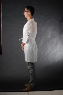 Ropa protectora médica disponible económica, capas disponibles del visitante