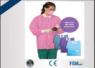 El laboratorio disponible resistente de la abrasión cubre para la prevención de la sangre/del fluído corporal/el patógeno