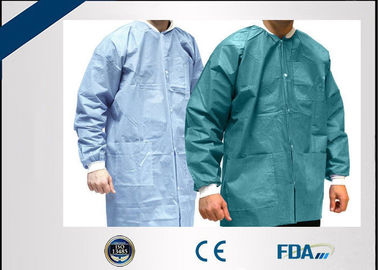 Capa no tejida disponible ligera del laboratorio para los estudiantes de medicina clínicos
